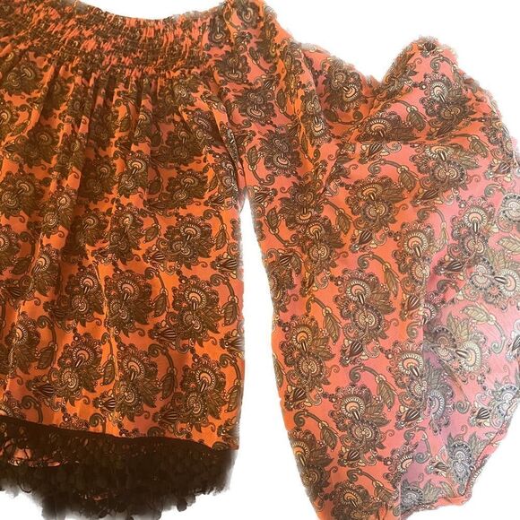 Lf bell sleeves, semi sheer blouse, gorgeous coral color - Picture 6 of 12